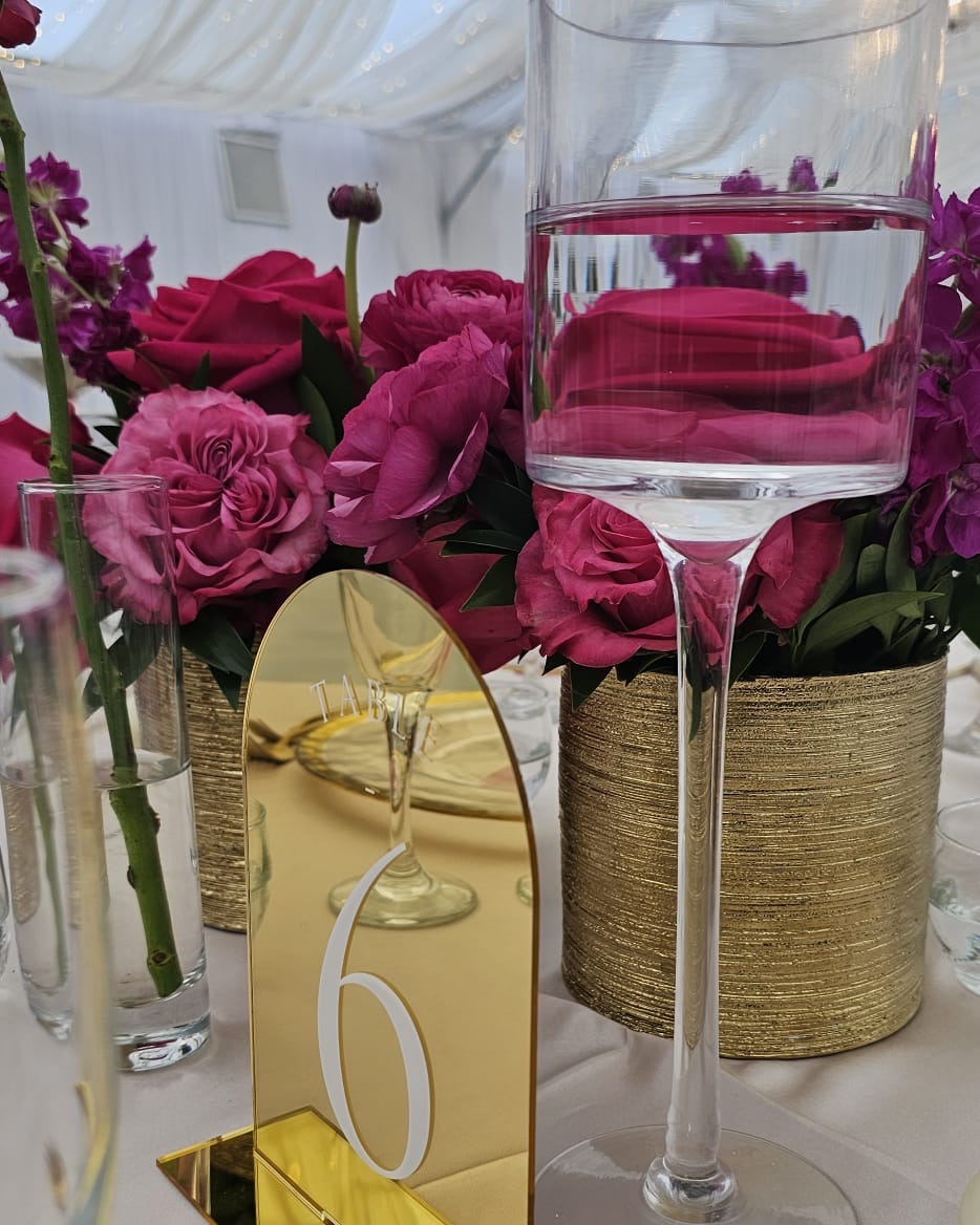 burgundy and gold wedding reception decor